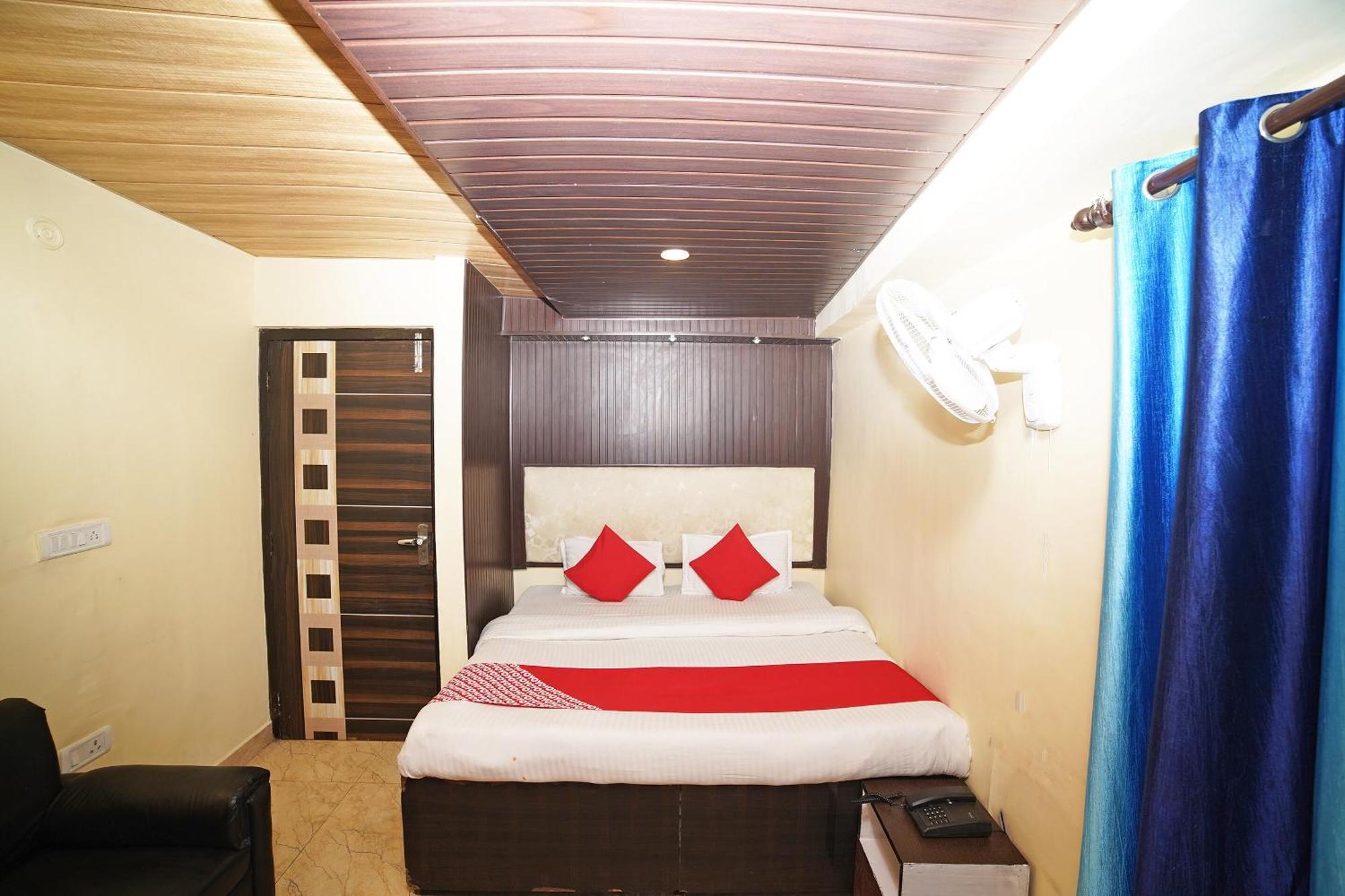 Oyo Flagship 8594 Golden Nest Hotel Nainital Ngoại thất bức ảnh