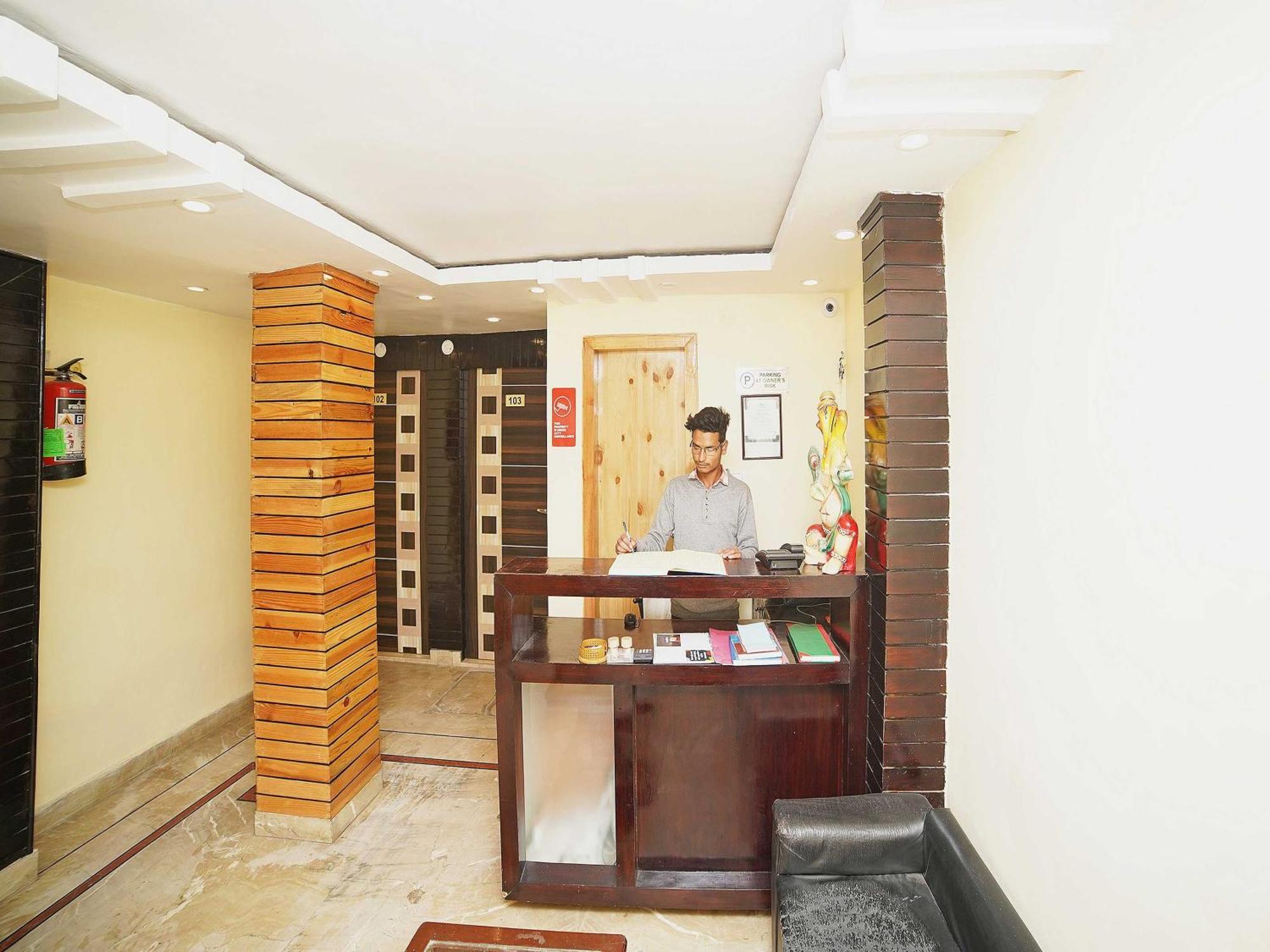 Oyo Flagship 8594 Golden Nest Hotel Nainital Ngoại thất bức ảnh