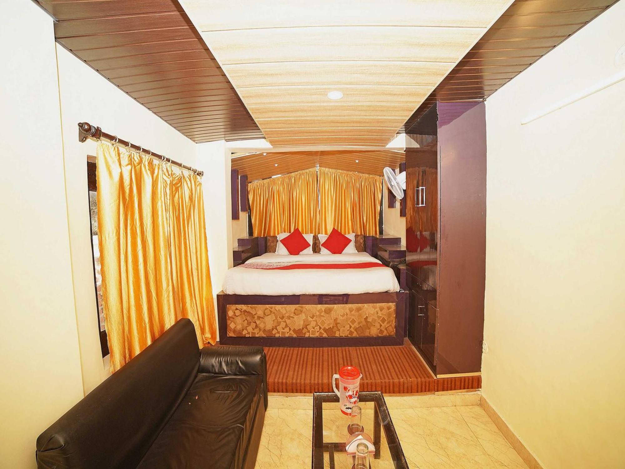 Oyo Flagship 8594 Golden Nest Hotel Nainital Ngoại thất bức ảnh