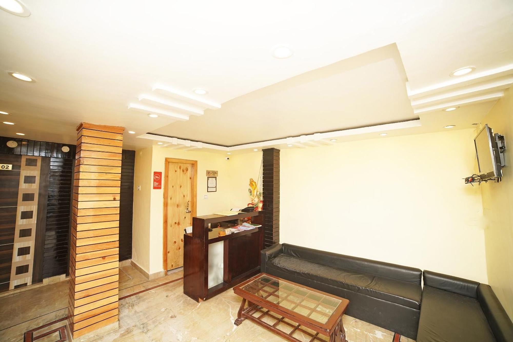Oyo Flagship 8594 Golden Nest Hotel Nainital Ngoại thất bức ảnh