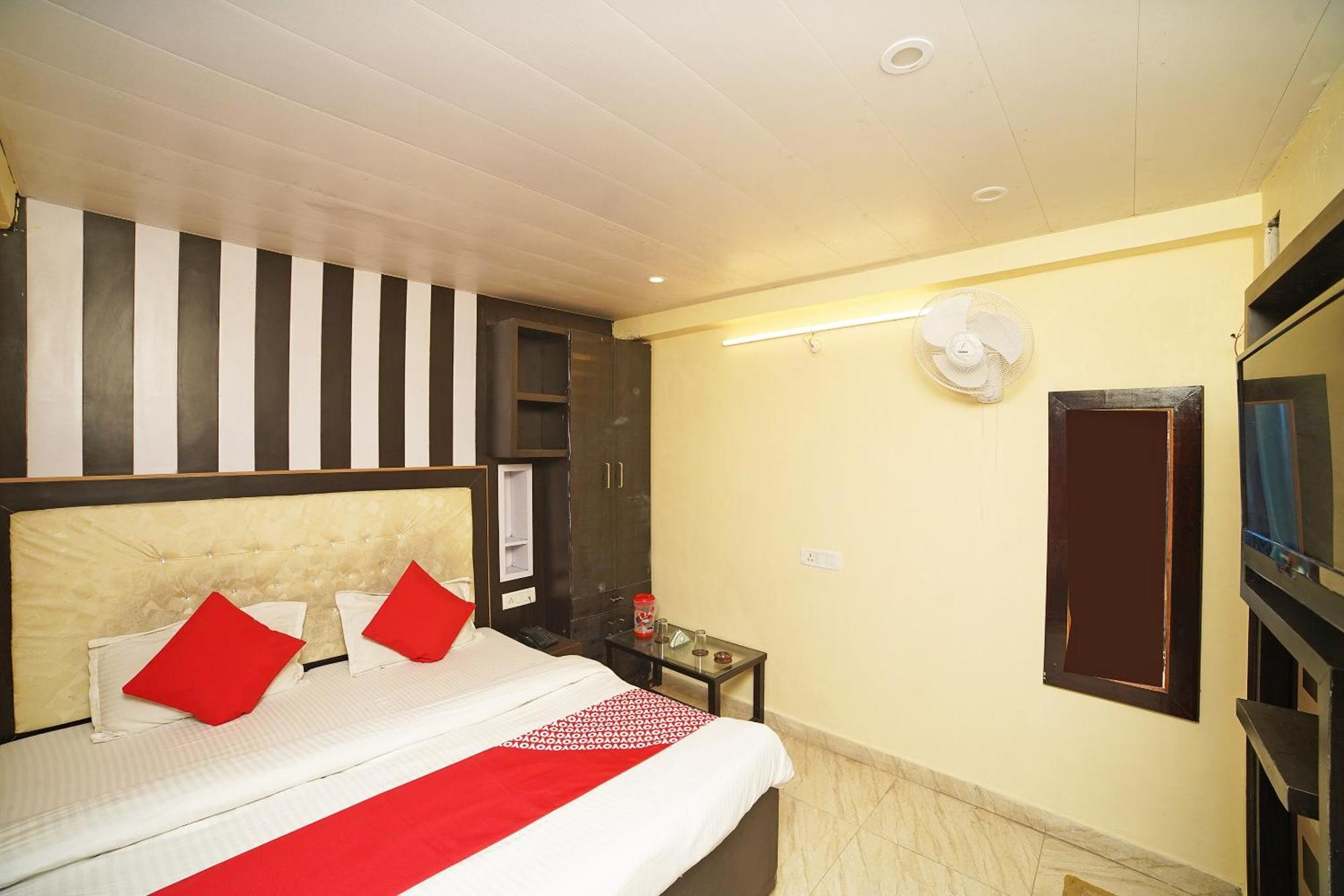 Oyo Flagship 8594 Golden Nest Hotel Nainital Ngoại thất bức ảnh