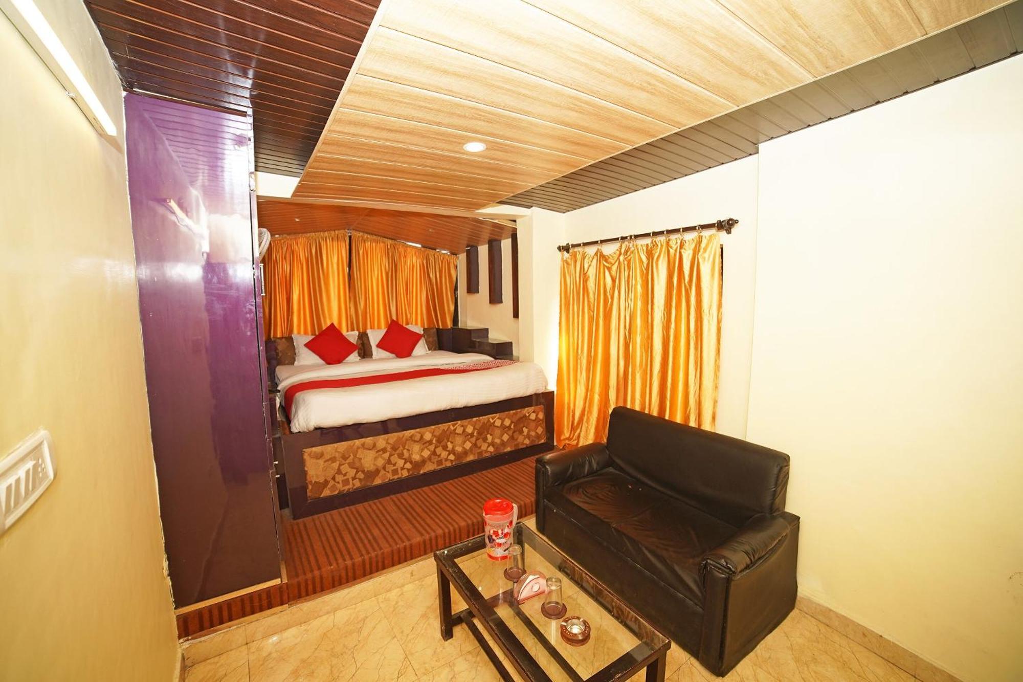 Oyo Flagship 8594 Golden Nest Hotel Nainital Ngoại thất bức ảnh