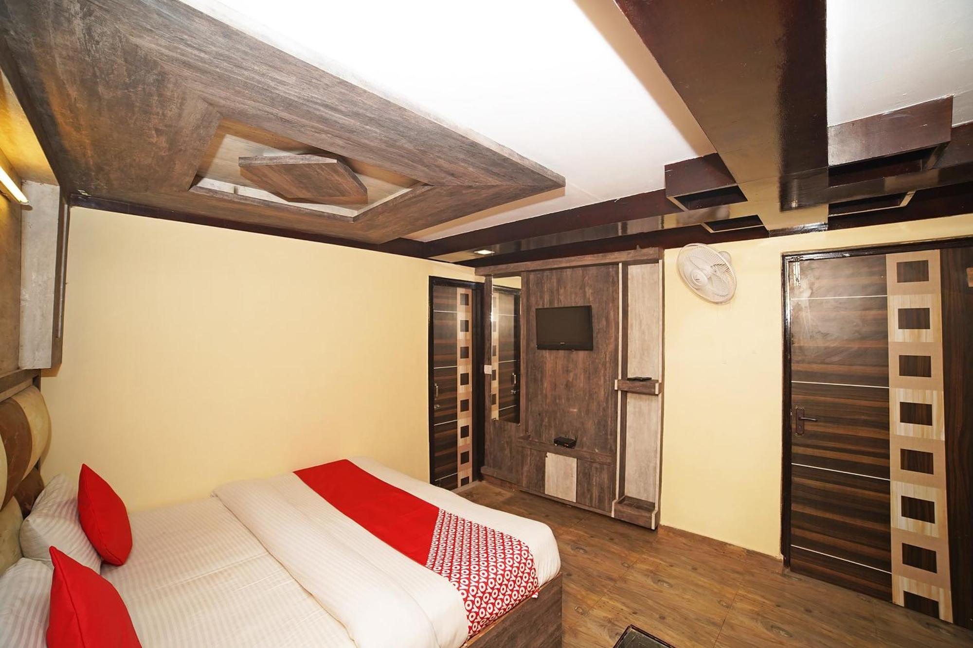 Oyo Flagship 8594 Golden Nest Hotel Nainital Ngoại thất bức ảnh